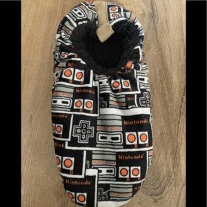 New Nintendo Slippers L/XL